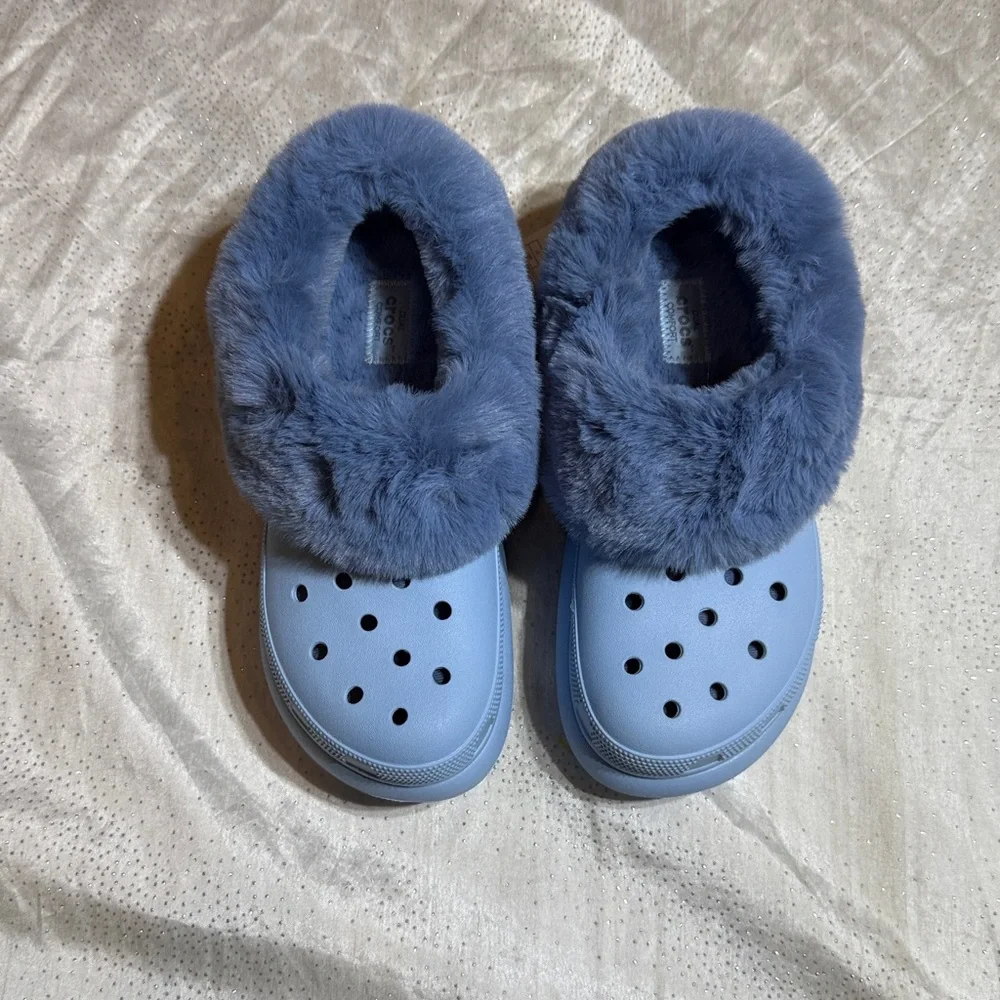 Crocs dual comfort Blue Fuzzy Clogs size women 8 men 6 f - Picture 2 of 7